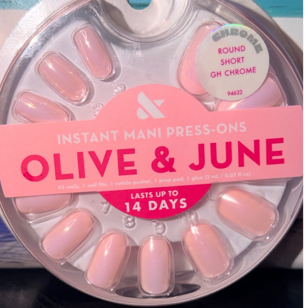 Olive & June Instant Mani Press-On Nails Pink GH Chrome Round Short 42ct New